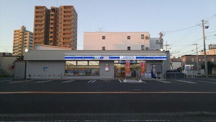 コンビニ　ローソン札幌北17東三丁目店（コンビニ）まで309m