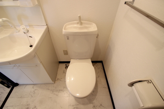 トイレ　※別部屋の写真です