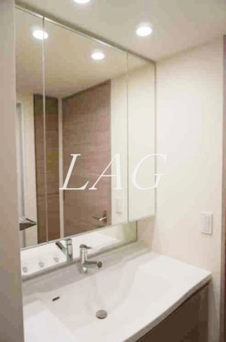 洗面設備　独立洗面台です。