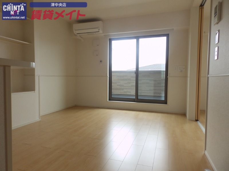 居室・リビング　同型参考写真