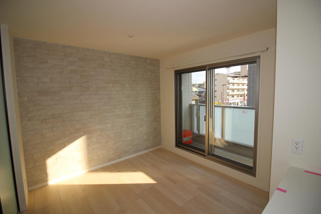 居室・リビング　リビング：別号室の写真