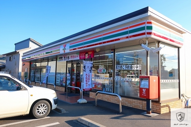 コンビニ　セブンイレブン（コンビニ）まで1400m