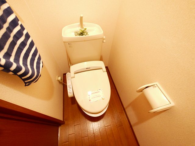 トイレ　落ち着いたトイレです