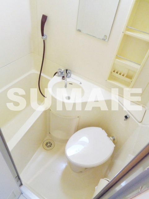 バス・シャワールーム　三点ユニットバスです☆