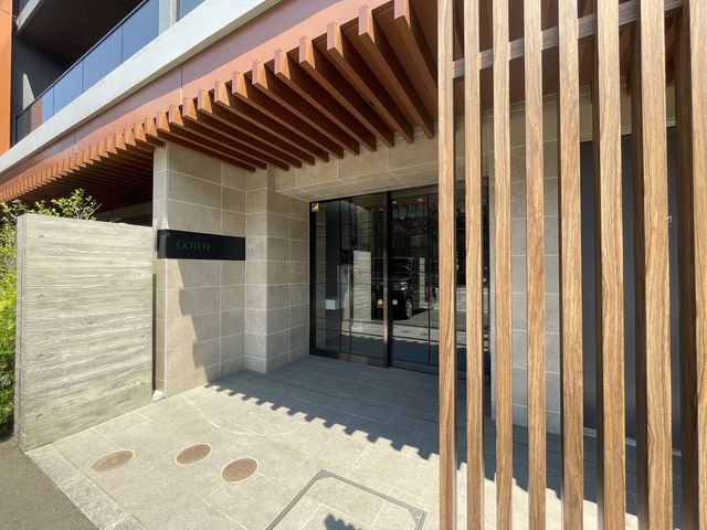 エントランス　建物の内部です