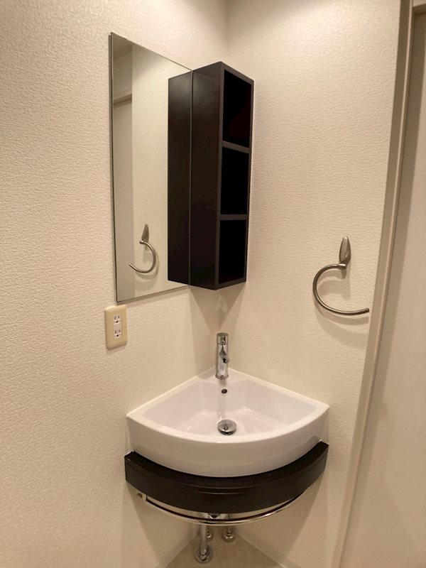 洗面設備　コンパクトで使いやすい洗面所