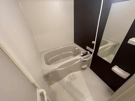 バス・シャワールーム　※別部屋の写真です