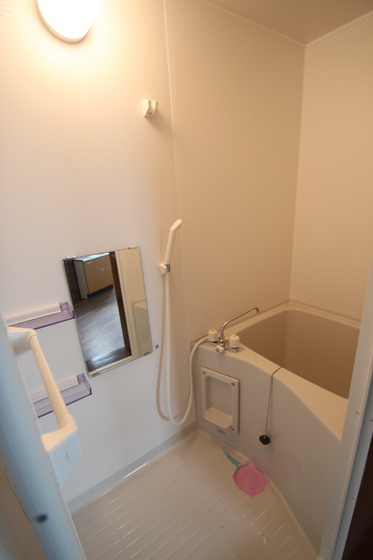 バス・シャワールーム　他号室のお写真です