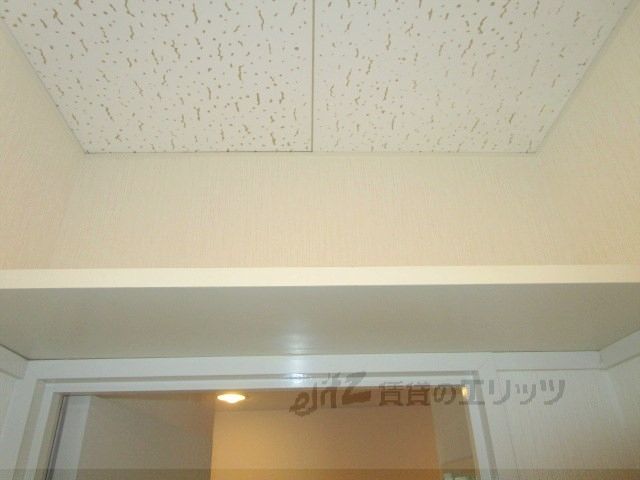 収納　トイレ上