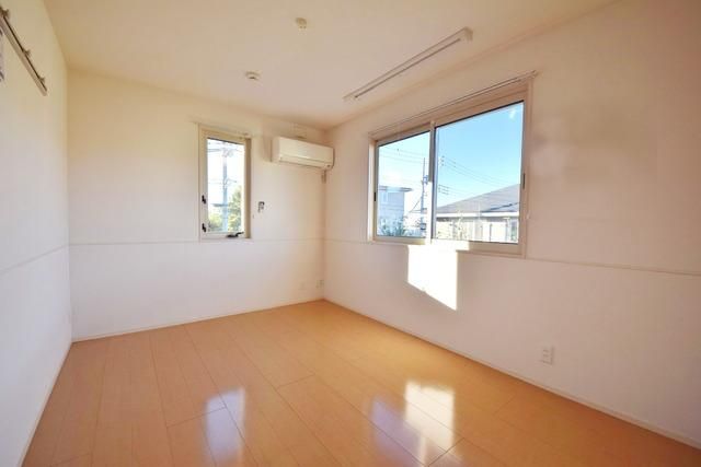 居室・リビング　★角部屋で光が多く入るお部屋です★