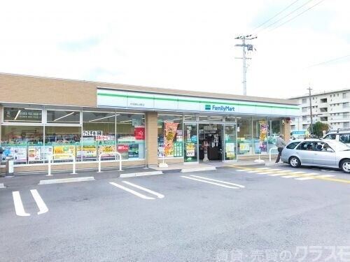 コンビニ　ファミリーマート伏見桃山南店（コンビニ）まで889m