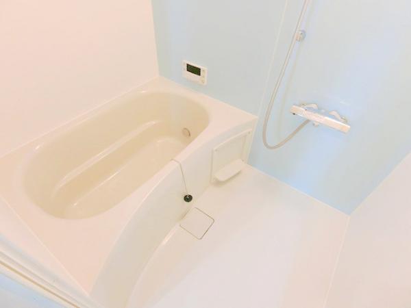 バス・シャワールーム　★追い焚き機能・浴室乾燥機付き★