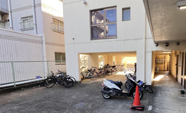 その他共有部分　敷地内に駐輪場あり※原付まで駐輪可※登録要