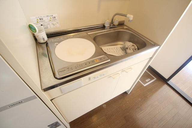 キッチン　※別のお部屋の参考写真です