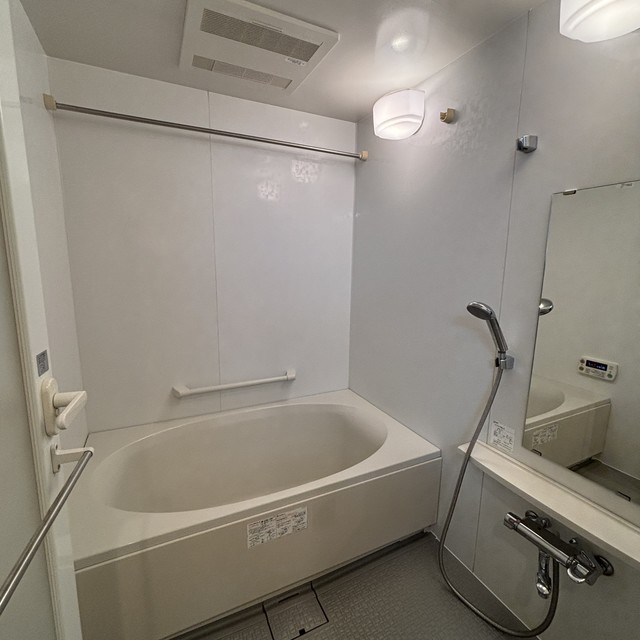 バス・シャワールーム　※写真は同タイプ住戸です。