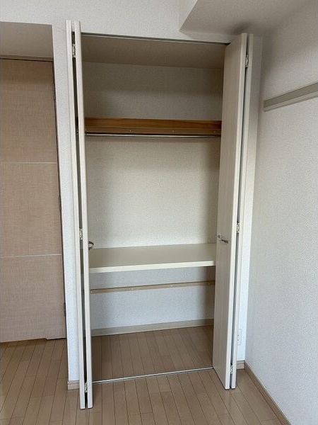 収納　※写真は同じマンションの違う部屋のものになります。