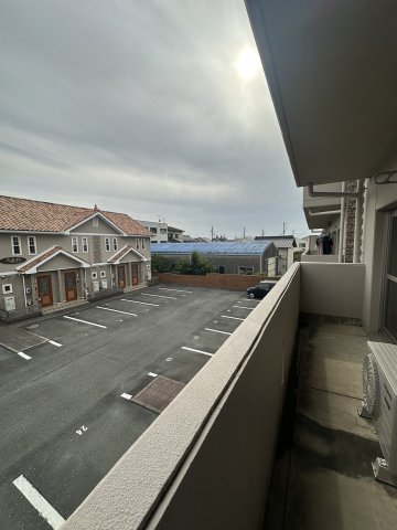 眺望　退去前のため同型他号室の写真を掲載しています。