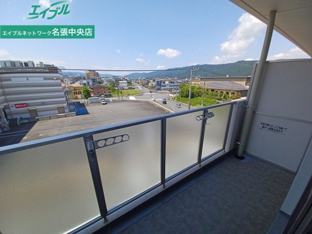 バルコニー　同物件別部屋の写真です。