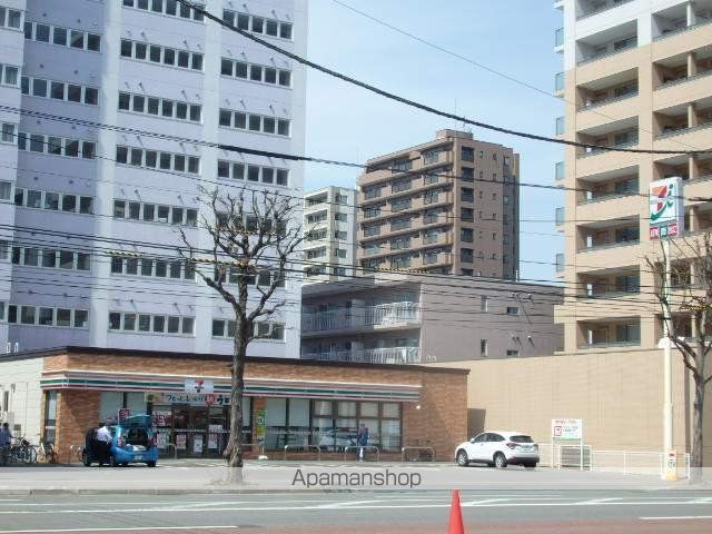 コンビニ　セブンイレブン（コンビニ）まで217m