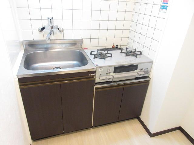 キッチン　ガスコンロ２口対応のキッチンです