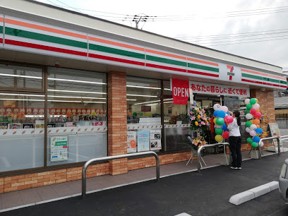 コンビニ　セブンイレブン 与野鈴谷3丁目店（コンビニ）まで773m
