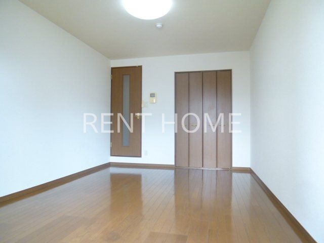 居室・リビング　8.4帖の広めのお部屋です
