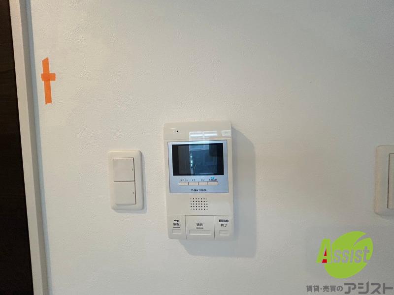 セキュリティ　ＴＶモニター付インターホンです。来客者の顔が見えるので安心！