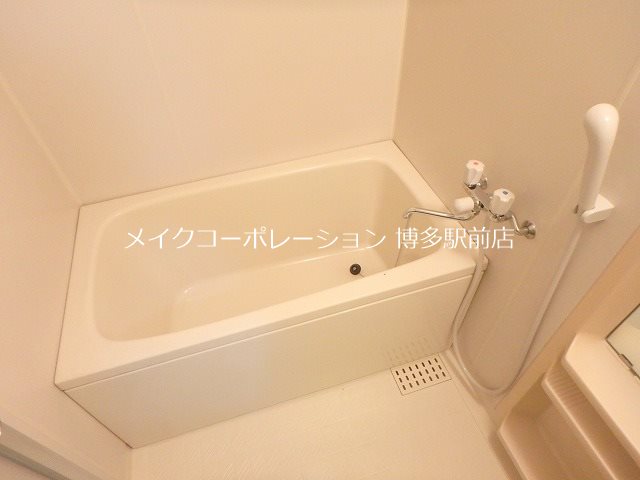 バス・シャワールーム　同物件、別号室の写真です。