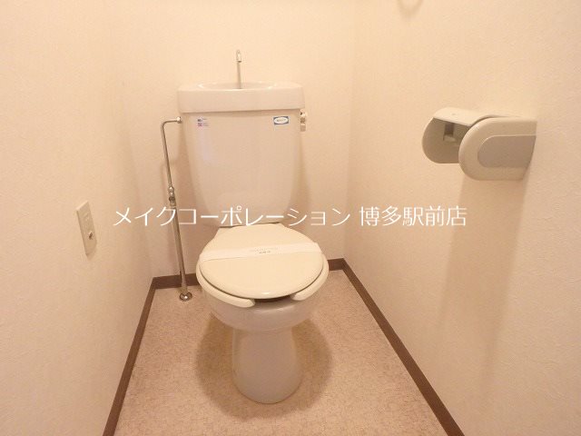 トイレ　同物件、別号室の写真です。
