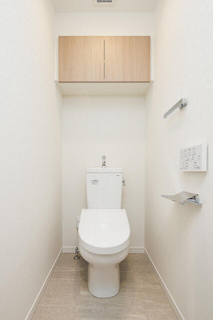 トイレ　※写真は同タイプ住戸です。
