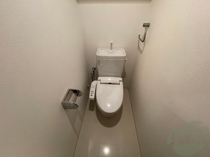 トイレ　こちらはトイレです。清潔感があり、安心して使用できます。