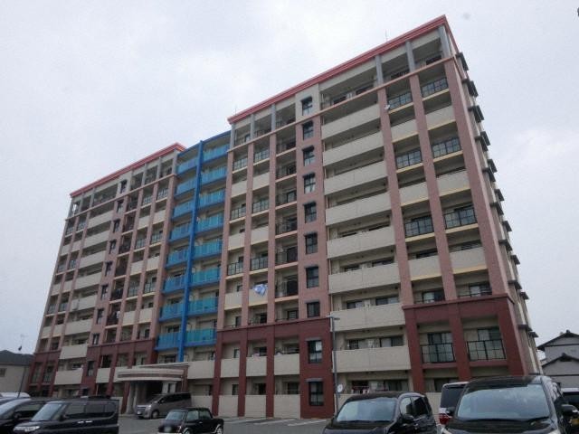 駐車場　建物外観