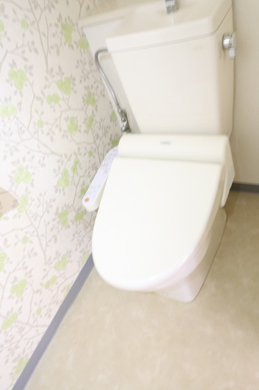 トイレ　※別号室の参考写真です。現況優先