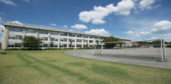 中学校　武蔵村山市立第五中学校（中学校）まで596m