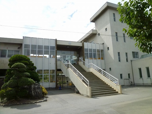 小学校　大泉町立西小学校（小学校）まで800m