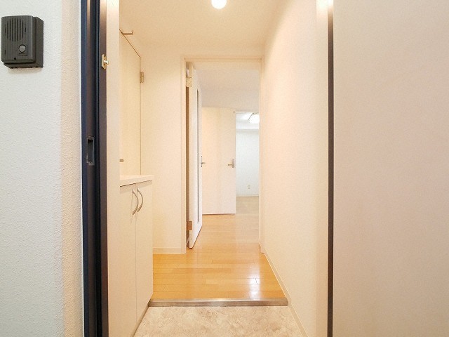 アイビル西町北の玄関写真