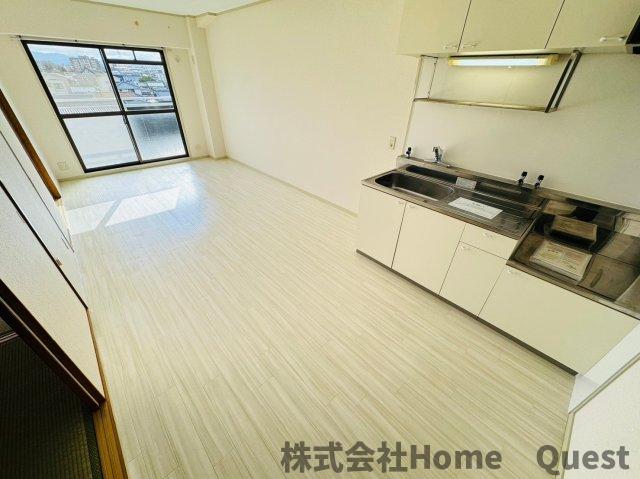 地下鉄谷町線 喜連瓜破駅 徒歩12分 6階建 築43年の居間写真