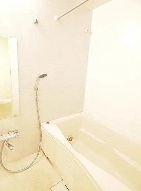 バス・シャワールーム　写真は同タイプ住居です。