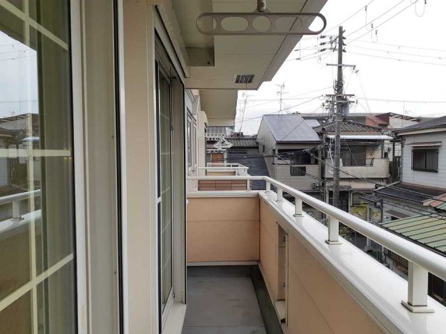 ＪＲ大阪環状線 大正駅 バス乗車時間：15分 最寄りバス停で下車 徒歩2分 2階建 築16年の内装写真
