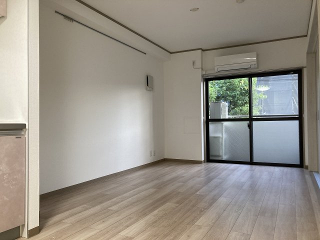 トレフォイルナカノブの居間写真