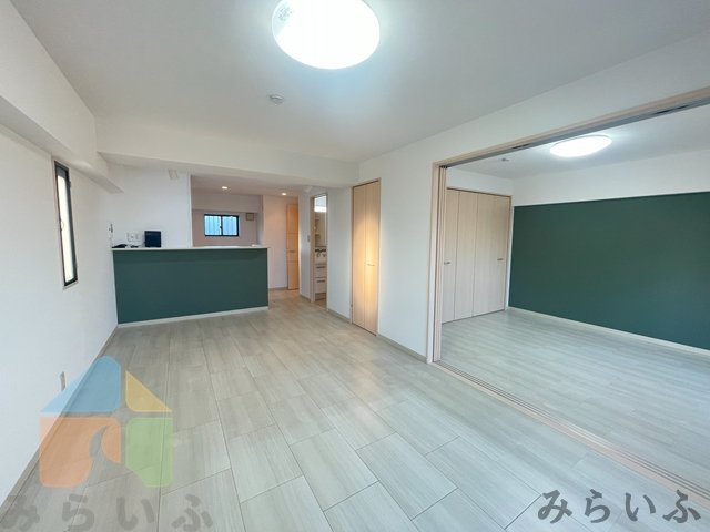 地下鉄東山線 今池駅 徒歩7分 7階建 築34年の居間写真