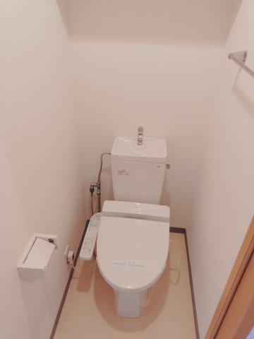 トイレ　キレイな個室空間です