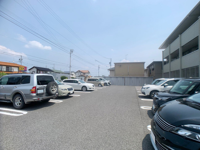 駐車場　駐車場
