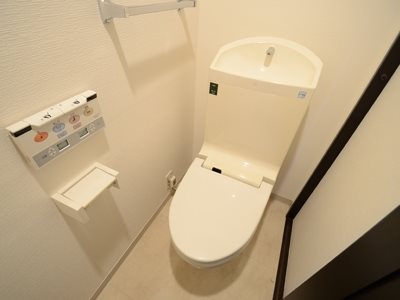 トイレ　★《見学予約受け付け中》設備充実のハイグレード賃貸マンショ