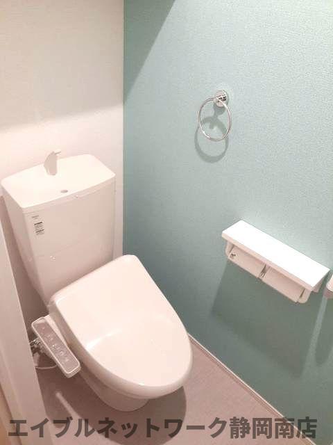 トイレ　清潔感のあるトイレです