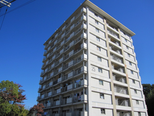 花山東団地25-706の建物外観