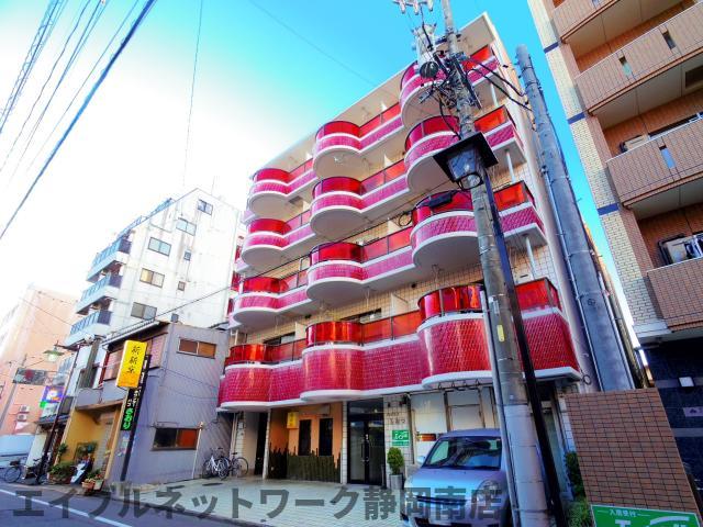 【静岡市駿河区泉町のマンションの建物外観】