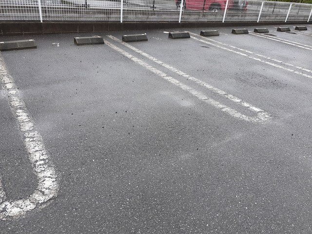 【マリオンＡの駐車場】