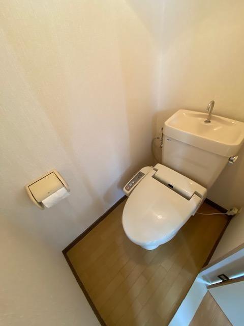 トイレ　【トイレ】嬉しいウォシュレット付き