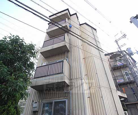 【京都市西京区大枝塚原町のマンションの建物外観】